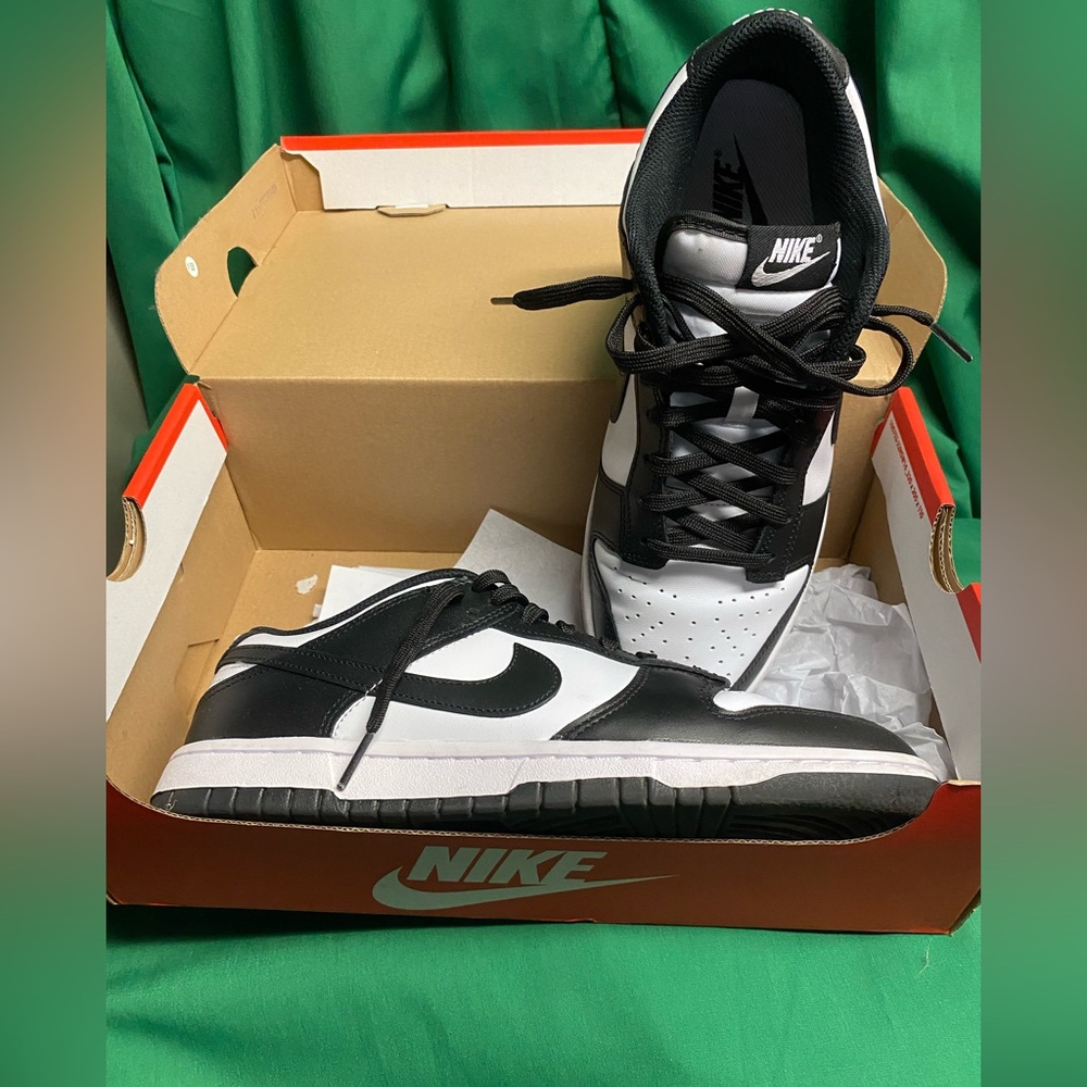 Nike Dunk Low in Black and White (Panda's)